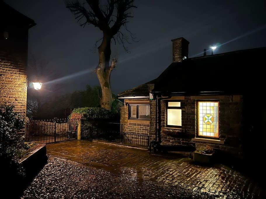 Unique Victorian Stable Conversion Halifax Exterior photo